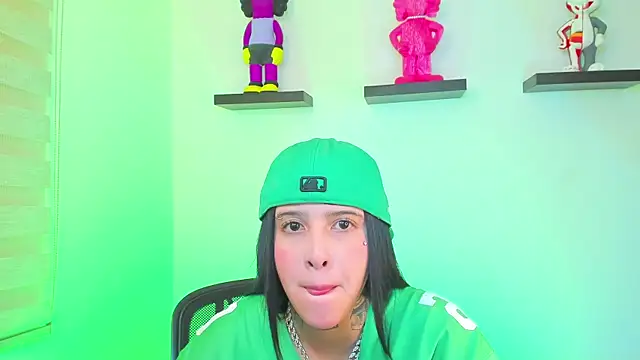 Gangster Girl online show from 12-14-24, 02:23