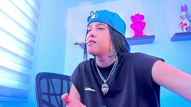 Gangster Girl online show from 12-14-24, 05:14