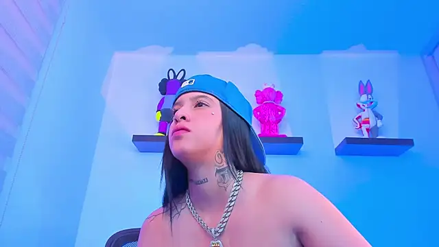 Gangster Girl online show from 12-15-24, 03:24