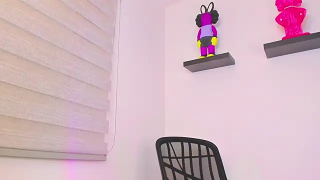 Gangster Girl online show from 12-19-24, 11:03