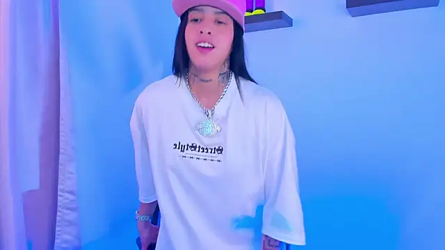 Gangster Girl online show from 01-04-25, 10:24