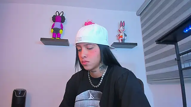 Gangster Girl online show from 10-21-25, 07:20