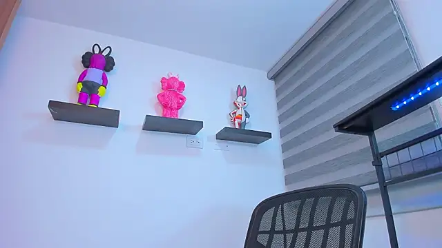 Gangster Girl online show from 11-04-25, 02:32