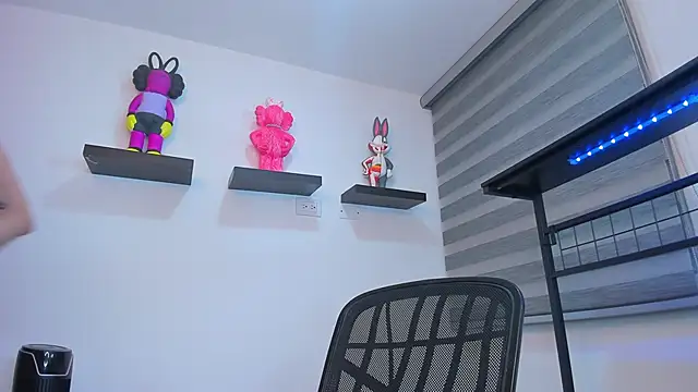 Gangster Girl online show from 12-21-25, 04:52