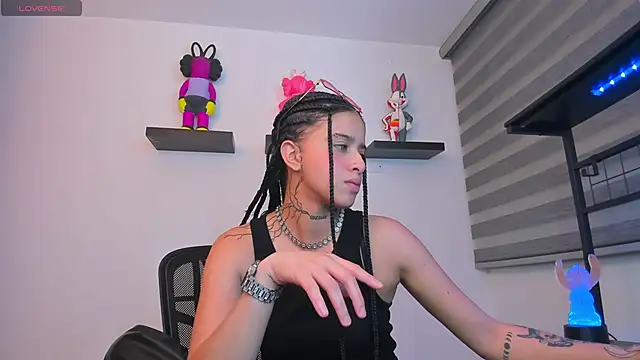 Gangster Girl online show from 01-14-26, 04:07