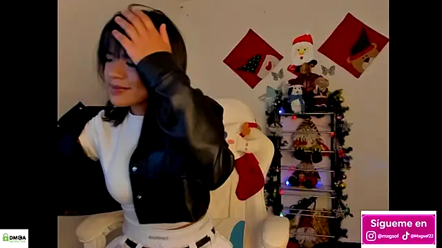 Snapshot of meganthompsonn22 chatting on 11-27-25, 01:07 meganthompsonn22 online show from 11-27-25, 01:07