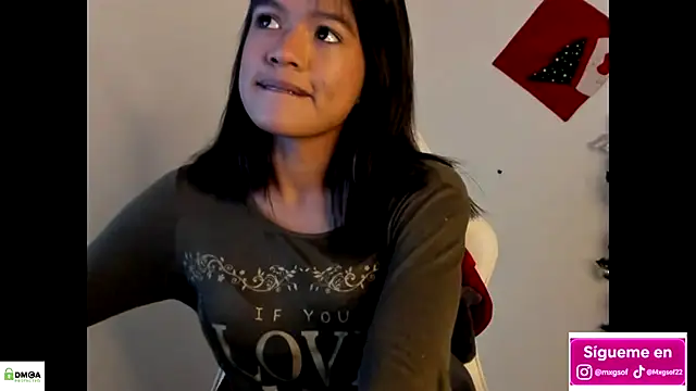 Snapshot of meganthompsonn22 chatting on 11-30-25, 08:24 meganthompsonn22 online show from 11-30-25, 08:24