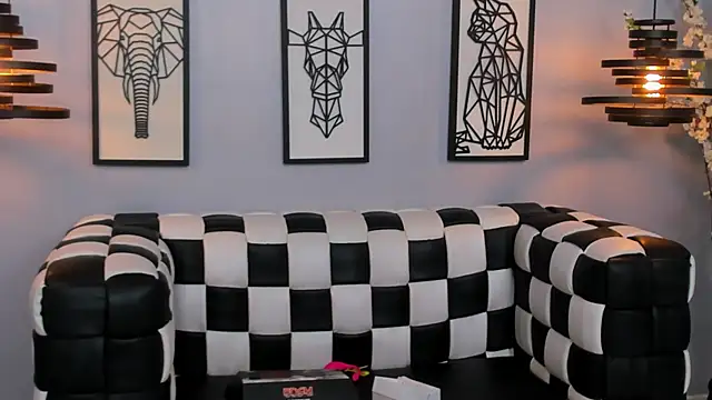 Snapshot of SARAFOXX_ chatting on 12-21-24, 11:44 SARAFOXX online show from 12-21-24, 11:44