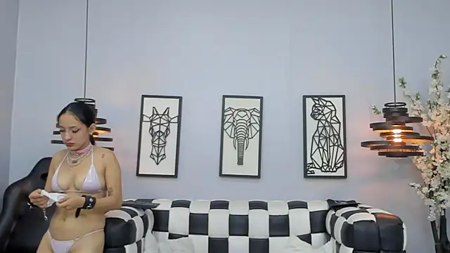 Snapshot of SARAFOXX_ chatting on 02-01-25, 11:43 SARAFOXX online show from 02-01-25, 11:43