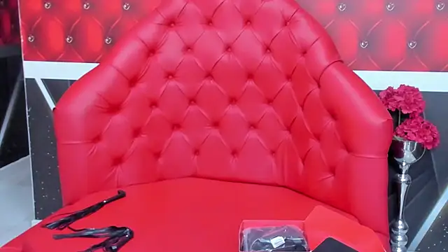 Snapshot of SARAFOXX_ chatting on 02-07-25, 12:06 SARAFOXX online show from 02-07-25, 12:06