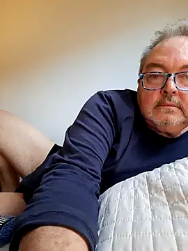 bluangelo online show from 11-28-25, 01:36