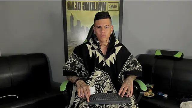 Snapshot of jamesinked_ chatting on 12-20-24, 04:31 jamesinked  online show from 12-20-24, 04:31