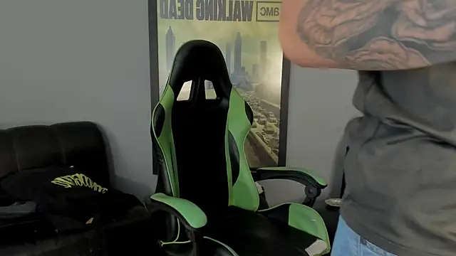 Snapshot of jamesinked_ chatting on 02-10-25, 04:36 jamesinked  online show from 02-10-25, 04:36