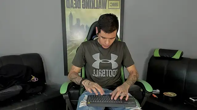 Snapshot of jamesinked_ chatting on 02-12-25, 03:49 jamesinked  online show from 02-12-25, 03:49