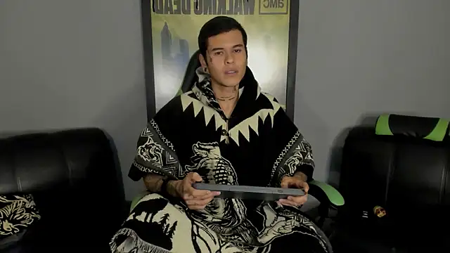 Snapshot of jamesinked_ chatting on 03-07-25, 12:37 jamesinked  online show from 03-07-25, 12:37