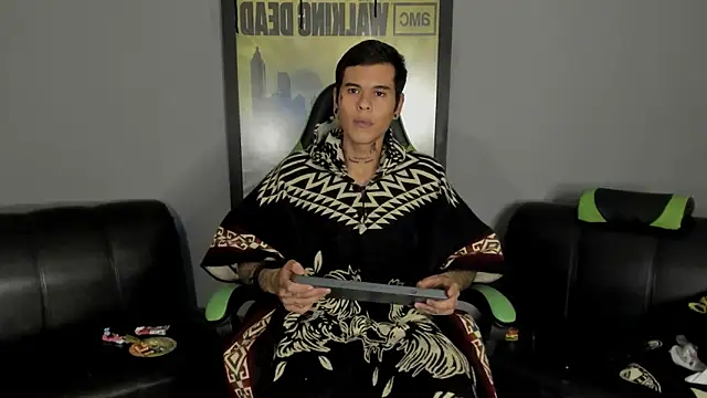 Snapshot of jamesinked_ chatting on 03-10-25, 01:56 jamesinked  online show from 03-10-25, 01:56