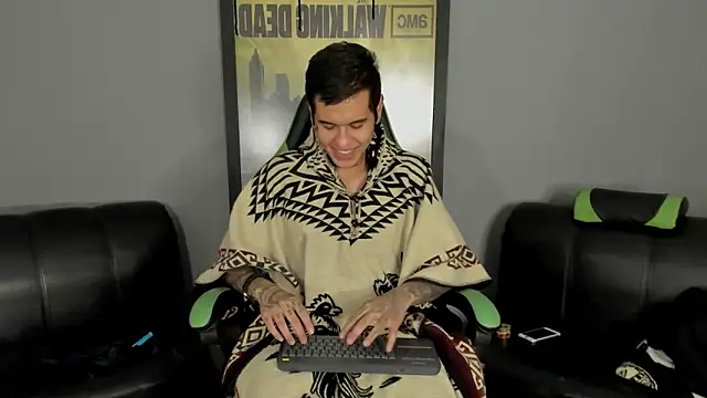 Snapshot of jamesinked_ chatting on 03-10-25, 02:16 jamesinked  online show from 03-10-25, 02:16