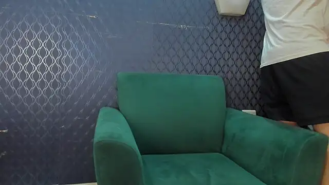 Snapshot of jamesinked_ chatting on 10-06-25, 05:32 jamesinked  online show from 10-06-25, 05:32