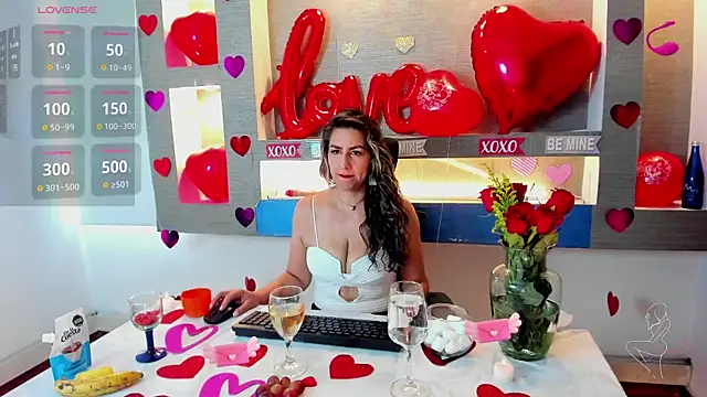 Snapshot of Cinthya_mjs chatting on 02-14-25, 01:18 Cinthya mjs online show from 02-14-25, 01:18