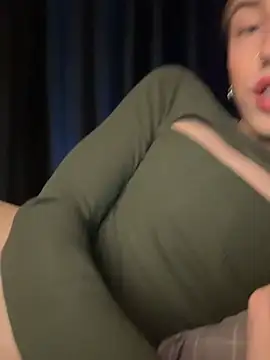 Avril Pearly  online show from 12-19-24, 09:28