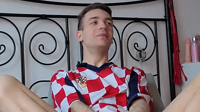 Snapshot of nickdtr chatting on 02-12-26, 03:29 nickdtr online show from 02-12-26, 03:29