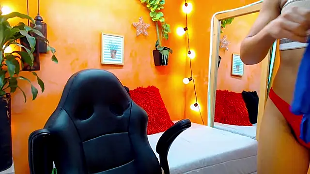 Snapshot of aslyhernandez_7 chatting on 01-03-25, 11:46 aslyhernandez 7 online show from 01-03-25, 11:46