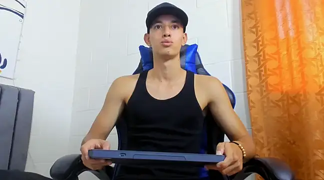 Snapshot of jake_shadow14 chatting on 02-20-25, 09:09 jake shadow14 online show from 02-20-25, 09:09