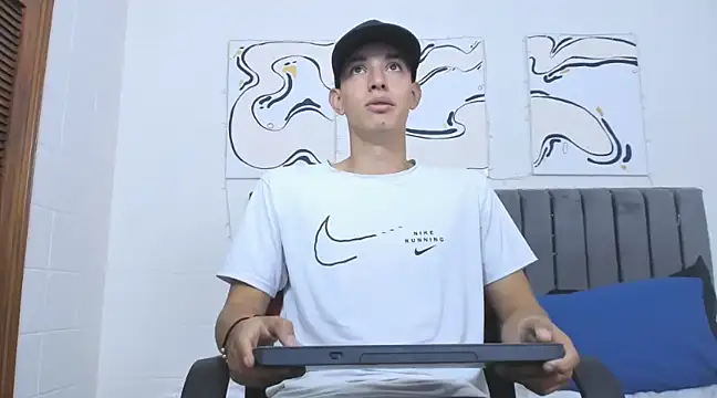 Snapshot of jake_shadow14 chatting on 03-20-25, 03:47 jake shadow14 online show from 03-20-25, 03:47