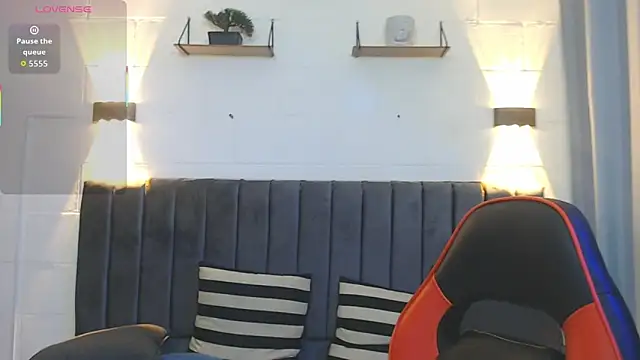 Snapshot of jake_shadow14 chatting on 09-11-25, 01:28 jake shadow14 online show from 09-11-25, 01:28