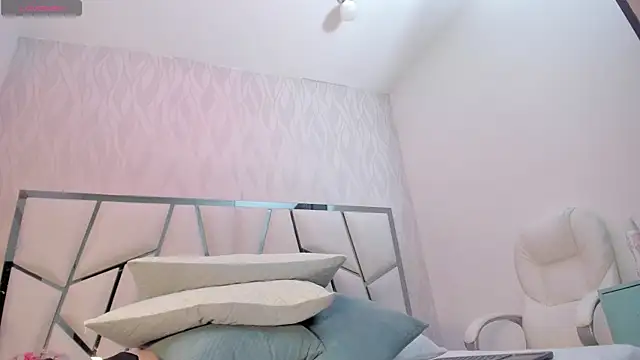 Victoriaa millers online show from 07-19-26, 07:17