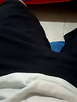 beautiful hands  online show from 10-18-25, 09:54