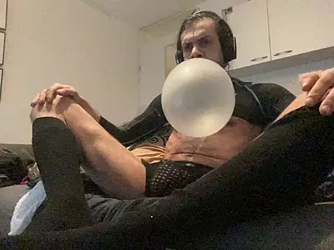 P4RtYBOII92 online show from 02-17-26, 01:51