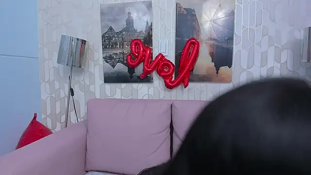 Snapshot of _miaquevedo_ chatting on 02-05-25, 12:27 miaquevedo online show from 02-05-25, 12:27