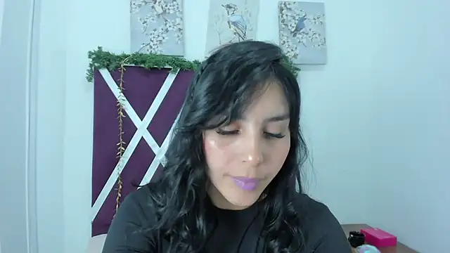 Snapshot of _miaquevedo_ chatting on 11-15-25, 11:29 miaquevedo online show from 11-15-25, 11:29