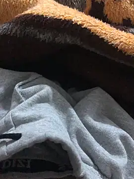 Snapshot of kerimyuce chatting on 11-29-25, 03:37 kerimyuce online show from 11-29-25, 03:37