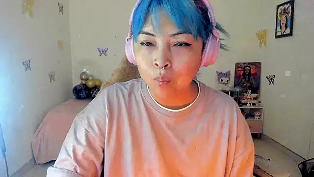 Snapshot of Shaddycute_ chatting on 09-22-25, 04:53 Shaddycute online show from 09-22-25, 04:53