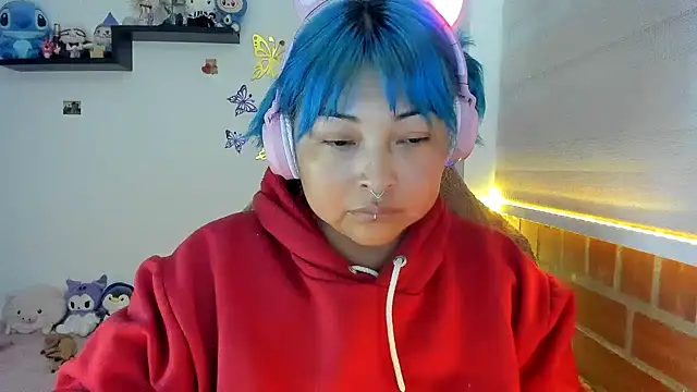 Snapshot of Shaddycute_ chatting on 12-15-25, 03:27 Shaddycute online show from 12-15-25, 03:27