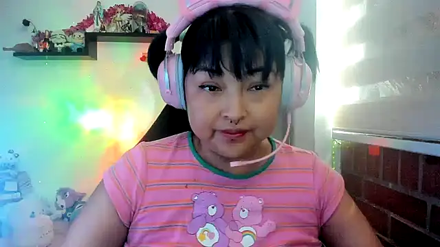 Snapshot of Shaddycute_ chatting on 03-17-26, 02:42 Shaddycute online show from 03-17-26, 02:42