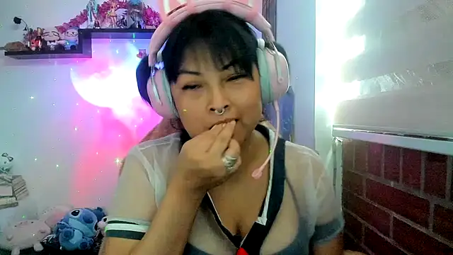 Snapshot of Shaddycute_ chatting on 03-22-26, 05:16 Shaddycute online show from 03-22-26, 05:16