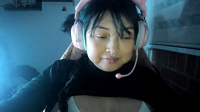 Snapshot of Shaddycute_ chatting on 04-21-26, 01:42 Shaddycute online show from 04-21-26, 01:42