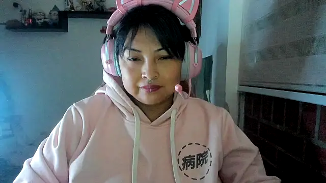 Snapshot of Shaddycute_ chatting on 04-25-26, 12:08 Shaddycute online show from 04-25-26, 12:08