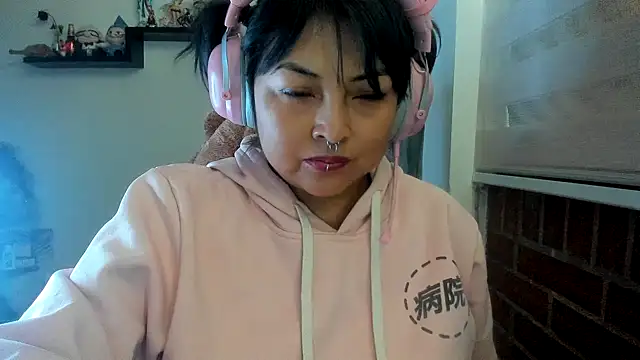 Snapshot of Shaddycute_ chatting on 04-25-26, 01:41 Shaddycute online show from 04-25-26, 01:41