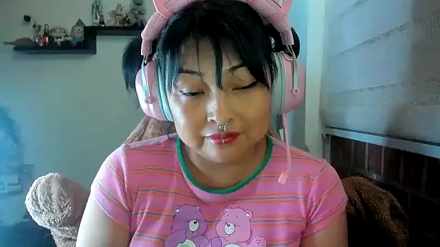 Snapshot of Shaddycute_ chatting on 04-26-26, 01:53 Shaddycute online show from 04-26-26, 01:53