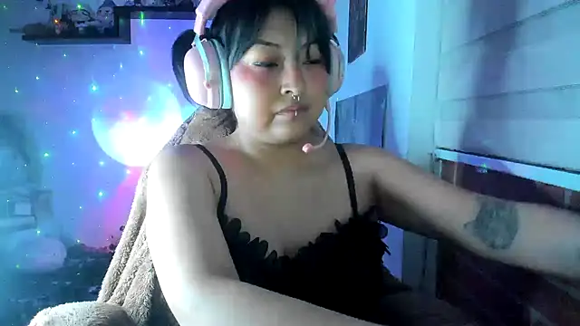 Snapshot of Shaddycute_ chatting on 04-29-26, 02:15 Shaddycute online show from 04-29-26, 02:15