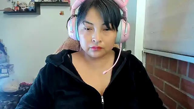 Snapshot of Shaddycute_ chatting on 04-29-26, 04:55 Shaddycute online show from 04-29-26, 04:55