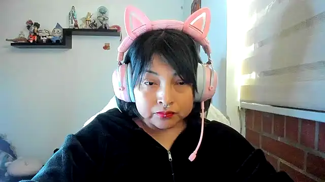 Snapshot of Shaddycute_ chatting on 05-26-26, 02:57 Shaddycute online show from 05-26-26, 02:57