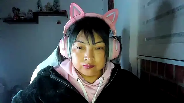 Snapshot of Shaddycute_ chatting on 05-31-26, 10:33 Shaddycute online show from 05-31-26, 10:33