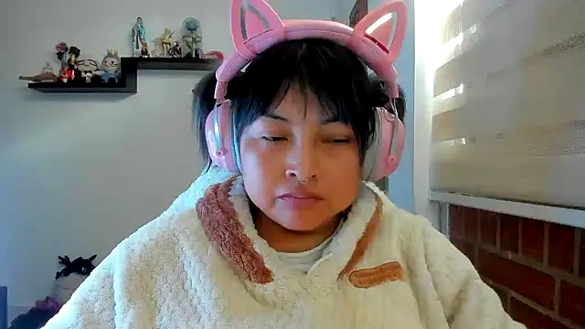Snapshot of Shaddycute_ chatting on 06-03-26, 02:33 Shaddycute online show from 06-03-26, 02:33