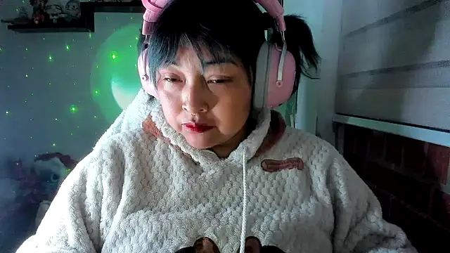Snapshot of Shaddycute_ chatting on 06-11-26, 03:26 Shaddycute online show from 06-11-26, 03:26