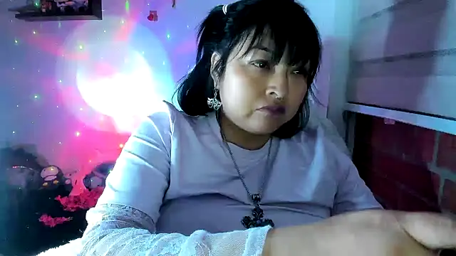 Snapshot of Shaddycute_ chatting on 06-28-26, 01:33 Shaddycute online show from 06-28-26, 01:33